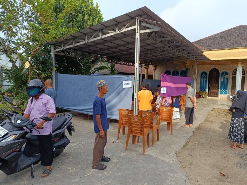 Pemilihan Ketua RT 002 Desa Paliat Berlangsung Demokratis, Riswandi Terpilih sebagai Ketua RT